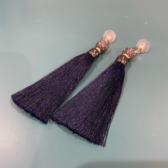 Jewelry - 🎉Stella & Dot trove tassel earrings navy EUC